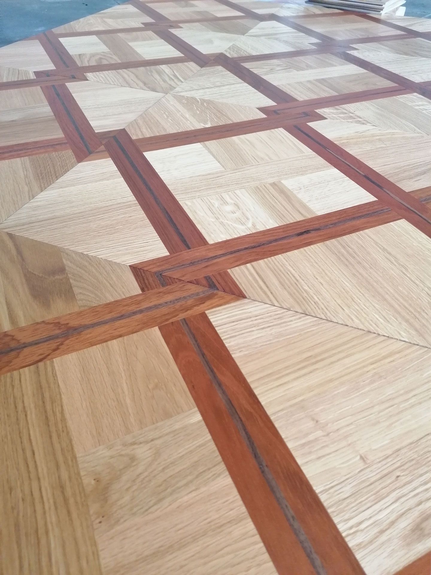 Parquet De Madera Natural Con Patrones Decorativos Tpi